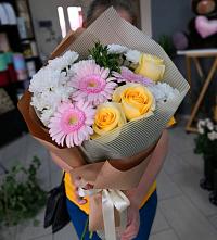 Букет цветов из:  Герберы, Розы и Хризантемы в Кваркено